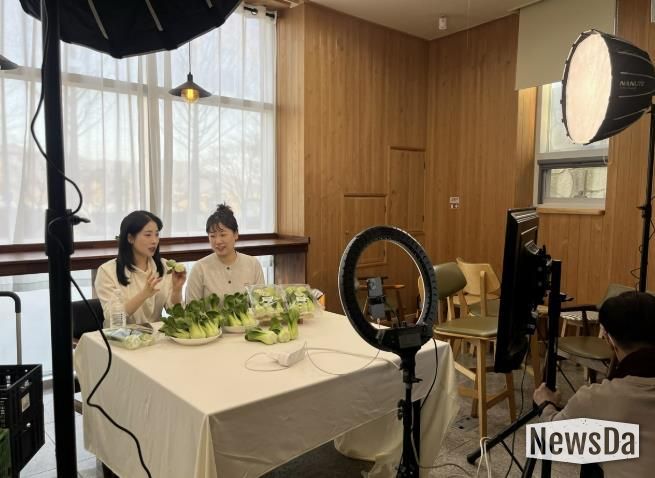 용인특례시는 최근 용인시농업기술센터에서 청년농업인을 대상으로 ‘2025년 라이브커머스 교육’을 했다