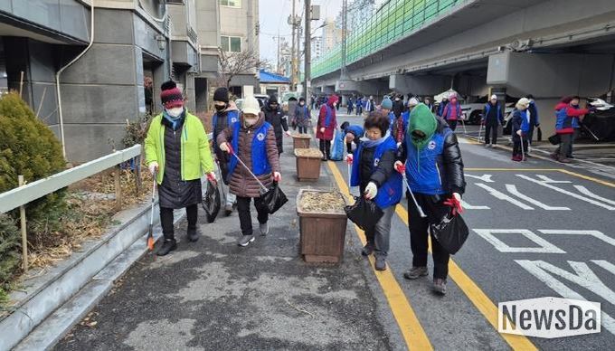 의정부시 호원1동 통장협의회, '안심귀갓길' 환경정비활동 실시