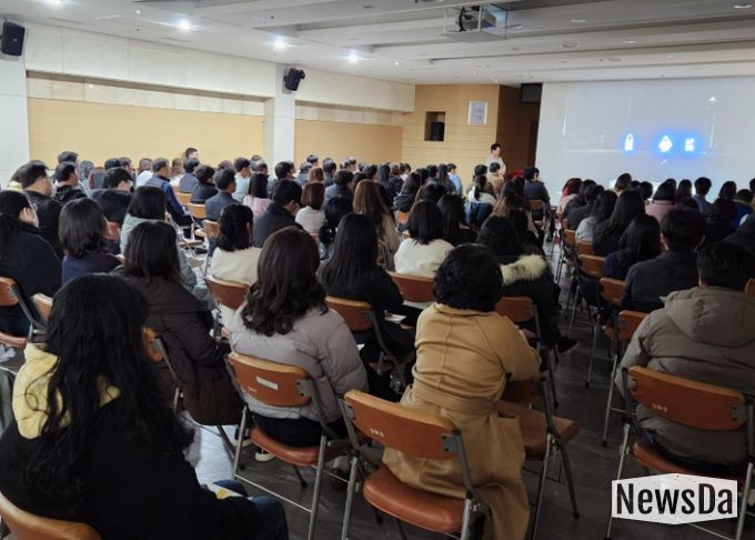 강화군, 한문철 변호사 초청 ‘강화아카데미’ 개최… 교통안전 공감대 높여