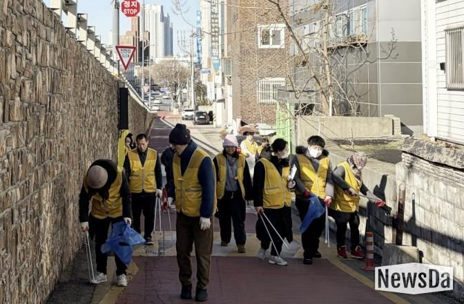 수원시 장안구 연무동, 마음샘정신재활센터와 함께 겨울 연말맞이 대청소 실시