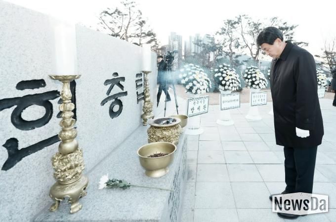 광주시, 2026년 병오년 새해맞이 현충탑 참배…순국선열 희생정신 기려