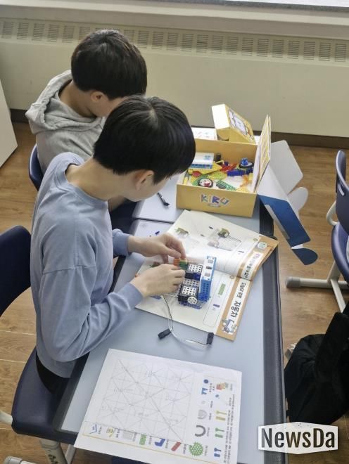 2025년 고양화수초등학교 ‘AI 로봇코딩' 수업