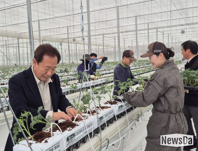 봉화군, 임대형 스마트팜단지 본격영농