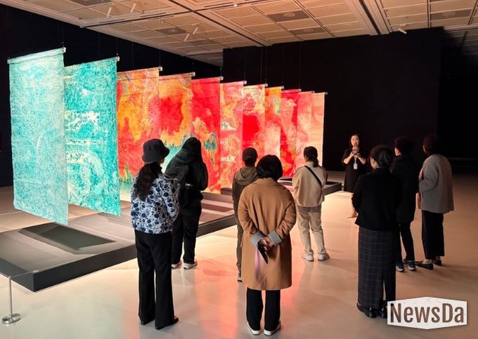 큐레이터 전시투어