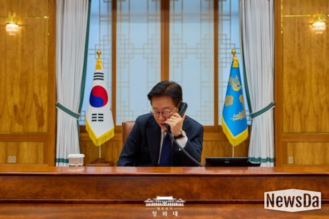 '또 럼' 베트남 당서기장 연임 축하 통화(청와대)