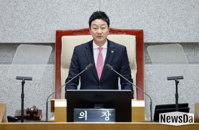 경기도의회 김진경 의장, 제388회 임시회 본회의 개