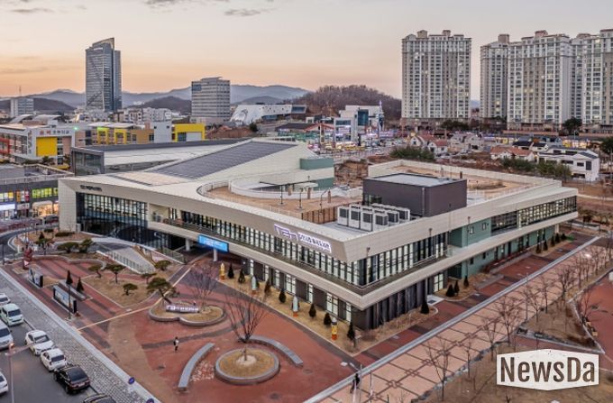 김천시립율곡도서관 전경