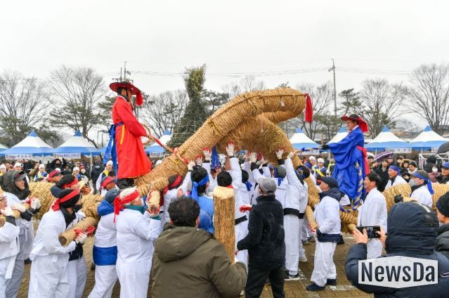 지난해 순흥초군청민속문화재 성하·성북 줄다리기 모습