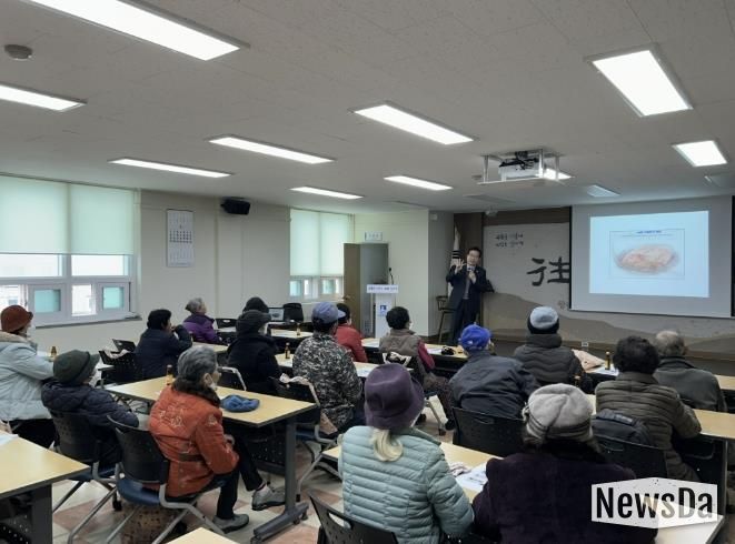 수원시 권선구 사회복지과, 2026 재활용품 수집 노인 안전교육 개최