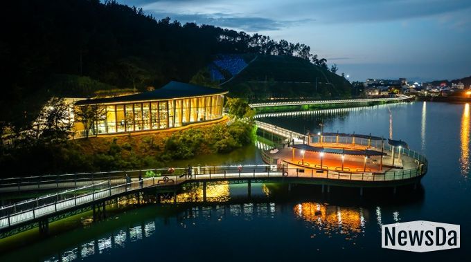 대한민국 책의 도시 전주! 책을 넘어 문화·산업으로!(아중호수도서관)