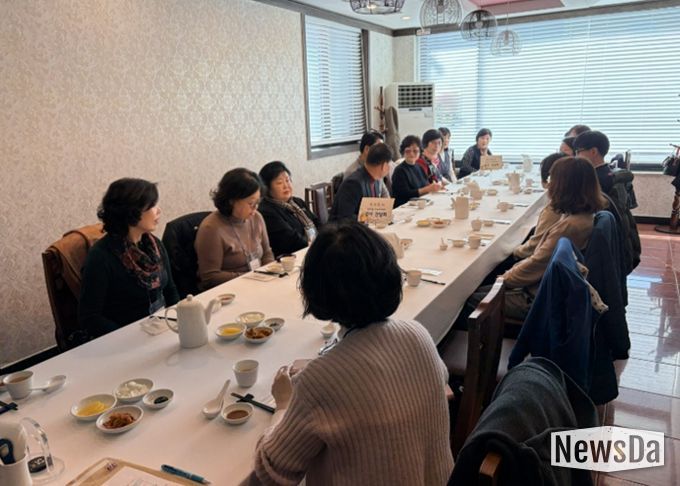 수원시 장안구 정자2동 주민자치회, 주민자치센터 강사·수강생 간담회 개최