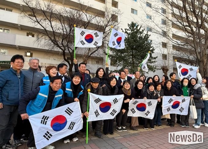 광명시 철산3동 주민자치회는 지난 25일 제107주년 3·1절을 앞두고 2026년 주민자치 마을사업인 ‘테마잇길’의 첫걸음을 내디뎠다.