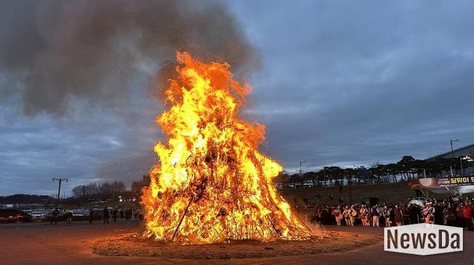 안동시, 2026년 정월대보름 달맞이 행사 성황리 개최 “액은 태우고, 소원은 달에 빌다”