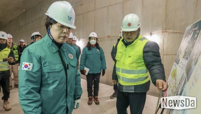 지식정보타운역 공사 현장점검