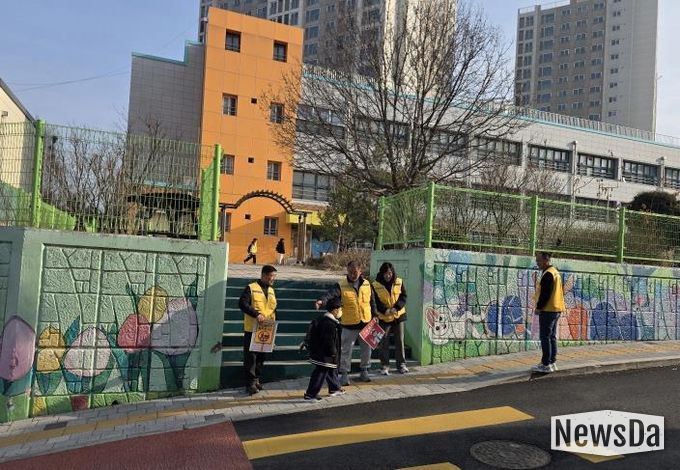 포천시 영북면 청소년지도협의회, 등굣길 어린이 교통안전 캠페인 실시