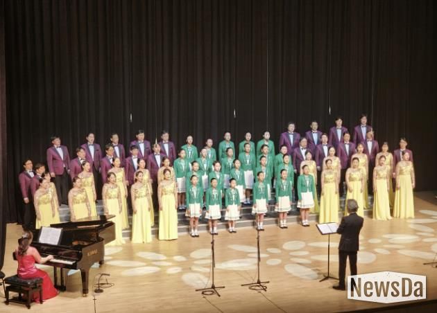 남양주시립예술단 신춘음악회 피날레 무대 사진