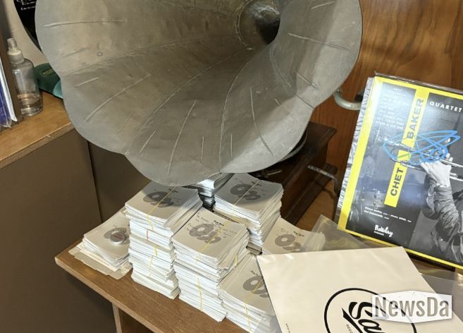 오픈 때부터 모은 신청곡 쪽지.