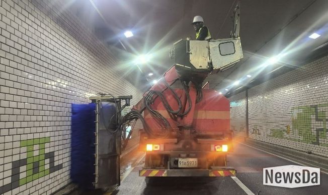 수원시 영통구, 매여울지하차도 등 주요 지하차도 봄맞이 세척 실시