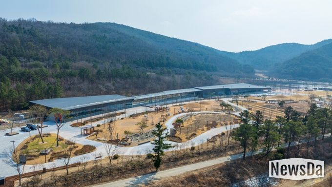 경주 동궁원에 조성된 ‘라원’ 전경.