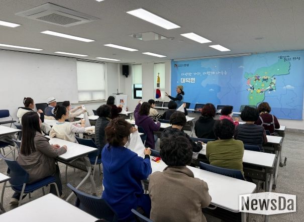 안성시 대덕면 주민자치회, 주민제안사업 '천연염색 원데이클래스' 성료