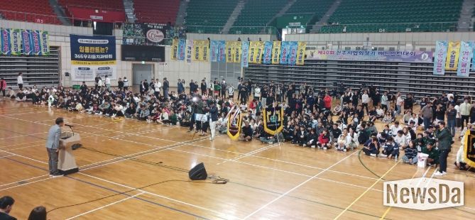 ‘제10회 진주시협회장기 배드민턴대회 ’개최