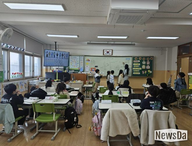 덕산초 2학년 1반 ‘학급으로 찾아가는 장애인권보장 교육’ 모습