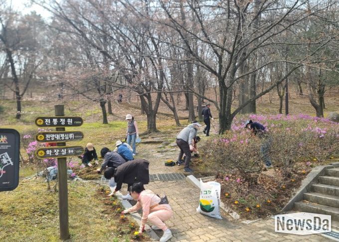 고양시 마두1동 주민자치회, 정발산공원 숲 가꾸기 사업 추진
