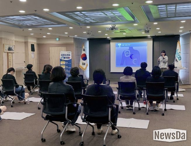 부천시는 지난 7일, 전통시장 자동심장충격기 관리책임자 교육을 실시했다.