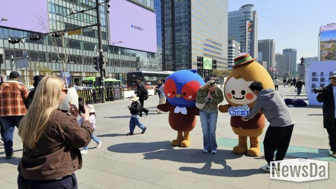 가평 캐릭터 갓평이와 송송이…