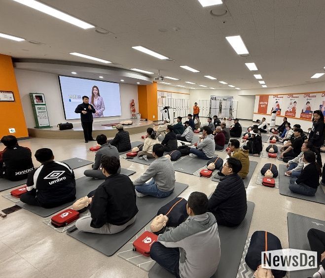 2026년 3월22일 34개 회원종목단체를 대상으로 심폐소생술 교육하는 모습