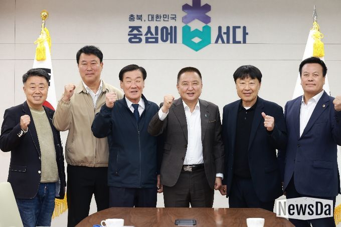 ..김재박 전 LG 감독, 장종훈 전 한화 코치 방문