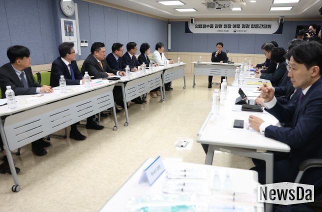 김민석 국무총리가 10일 영등포구 한강성심병원에서 열린 의료필수품 관련 현장 애로 점검 합동간담회에서 발언을 하고 있다.(국무조정실)