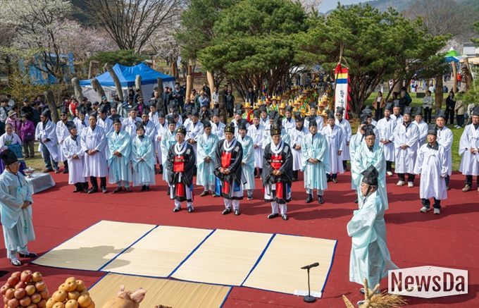 지난 11일부터 12일까지 열린 제27회 칠갑산 장승 축제 모습