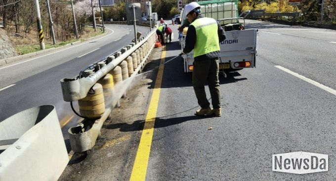 광주시, 주요 도로 중앙분리대 9구간 세척 완료