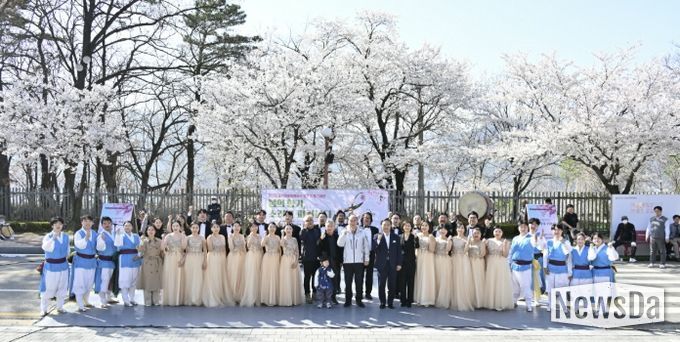 동두천시, ‘봄의 향기, 소리로 피어나다’ 정기공연 성료