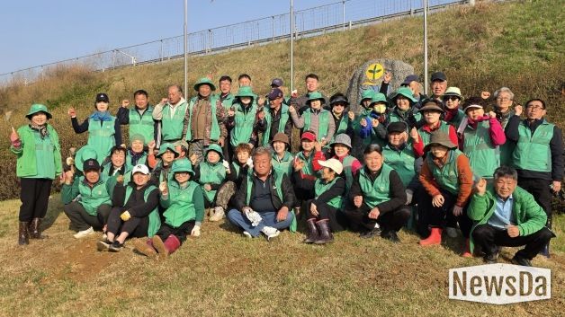 용문면 새마을회 꽃 심기 봉사활동